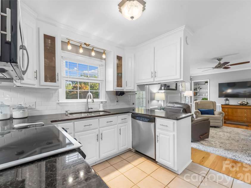 5 Clearview Street, Granite Falls, NC 28630.  MLS# CAR4430445, YatesRealty ID 55913. 
