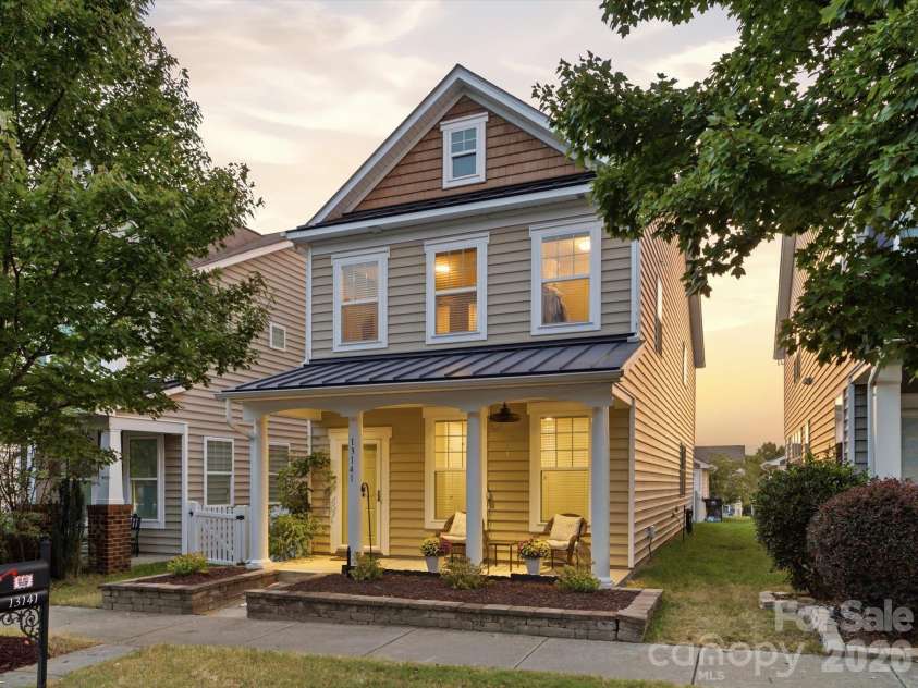 13141 Heath Grove Drive, Huntersville, NC 28078.  MLS# CAR4432517, YatesRealty ID 55915. 