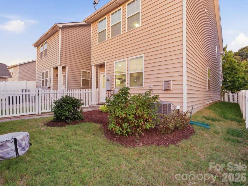 13141 Heath Grove Drive, Huntersville, NC 28078.  MLS# CAR4432517, YatesRealty ID 55915. 