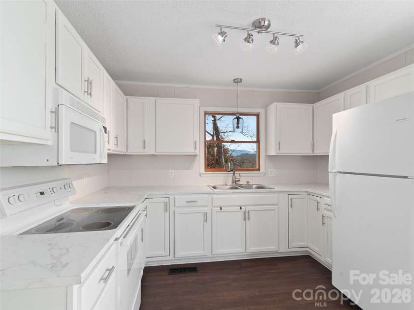 128 Cardinal Lane, Hayesville, NC 28904.  MLS# CAR4433332, YatesRealty ID 55916. 