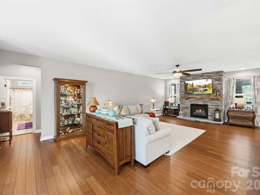 2072 Old Ferry Lane, Lancaster, SC 29720.  MLS# CAR4431930, YatesRealty ID 55917. 