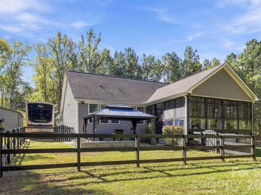 2072 Old Ferry Lane, Lancaster, SC 29720.  MLS# CAR4431930, YatesRealty ID 55917. 