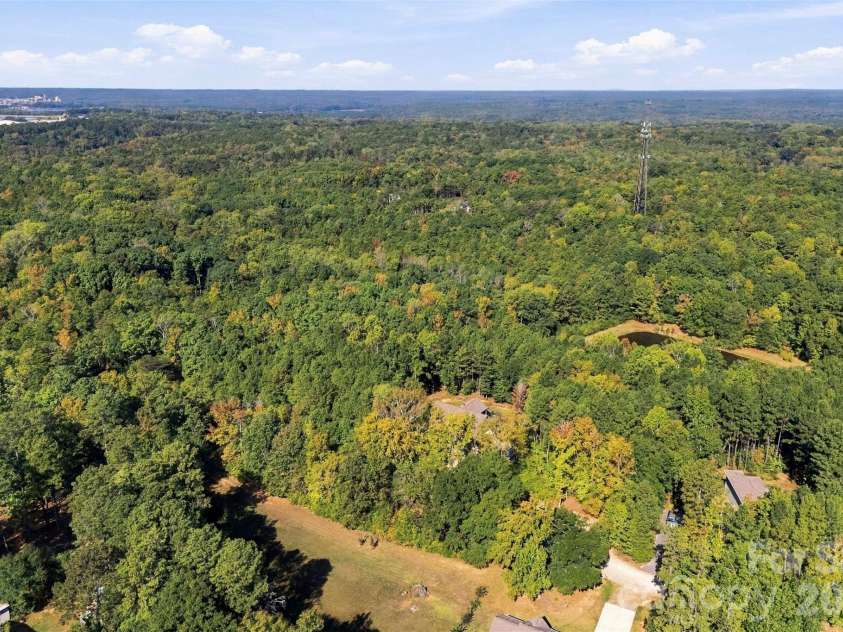 2072 Old Ferry Lane, Lancaster, SC 29720.  MLS# CAR4431930, YatesRealty ID 55917. 