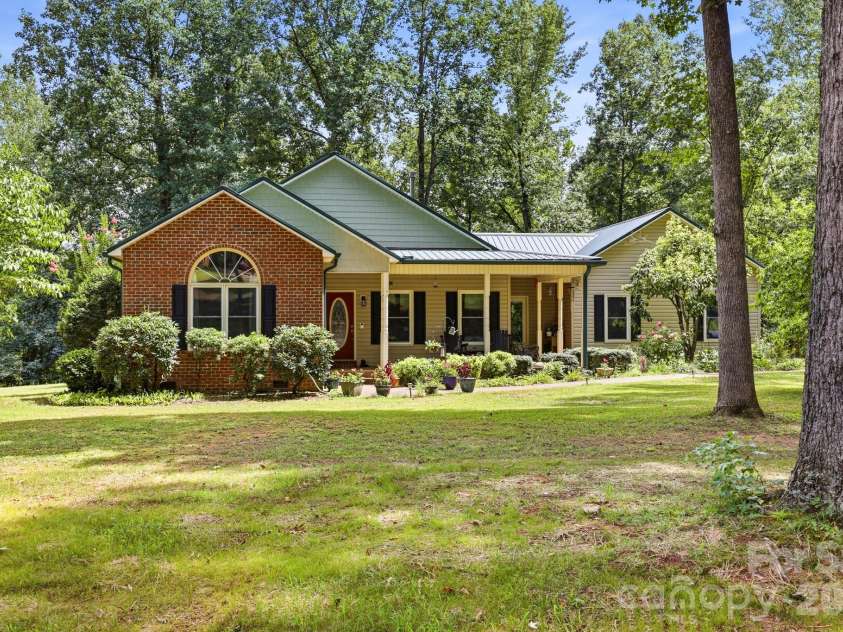 221 Willow Lakes Drive, Rutherfordton, NC 28139.  MLS# CAR4411005, YatesRealty ID 55920. 
