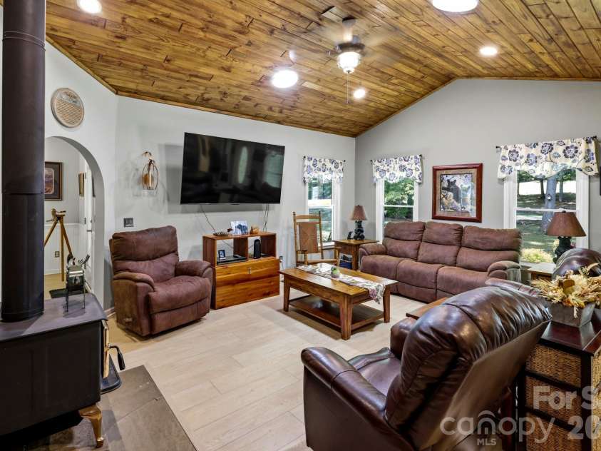 221 Willow Lakes Drive, Rutherfordton, NC 28139.  MLS# CAR4411005, YatesRealty ID 55920. 