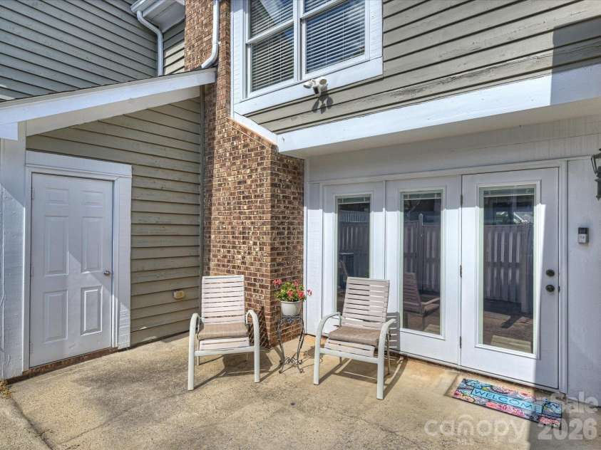 7243 Meeting Street, Charlotte, NC 28210.  MLS# CAR4431358, YatesRealty ID 55922. Large Storage Unit