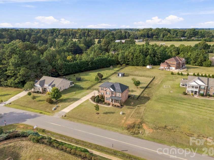1124 Golden Gate Court, Rock Hill, SC 29732.  MLS# CAR4428381, YatesRealty ID 55927. 