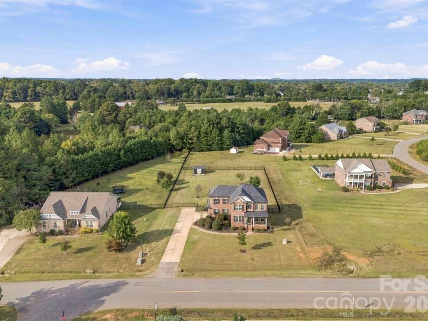 1124 Golden Gate Court, Rock Hill, SC 29732.  MLS# CAR4428381, YatesRealty ID 55927. 