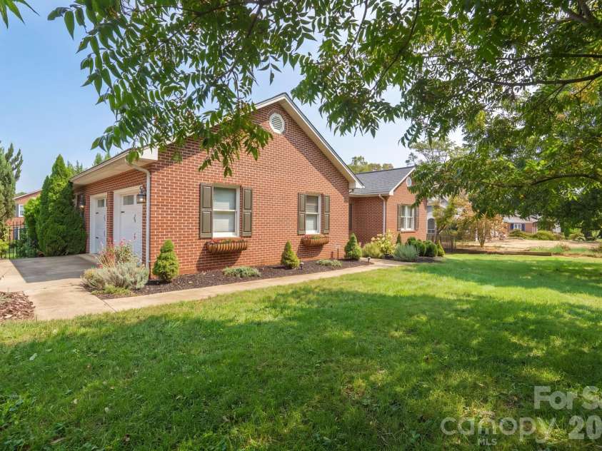 107 Powe Street, Morganton, NC 28655.  MLS# CAR4433055, YatesRealty ID 55928. Exterior Front #2