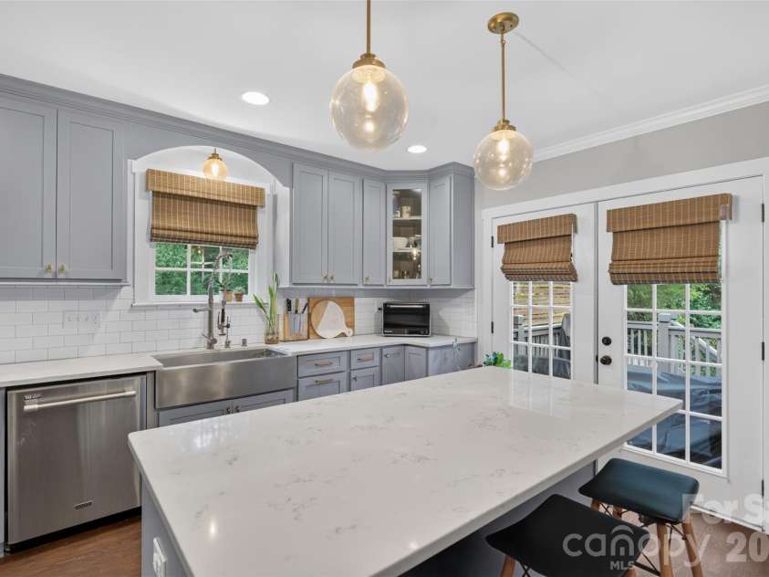 1727 Merriman Avenue, Charlotte, NC 28203.  MLS# CAR4432521, YatesRealty ID 55929. 