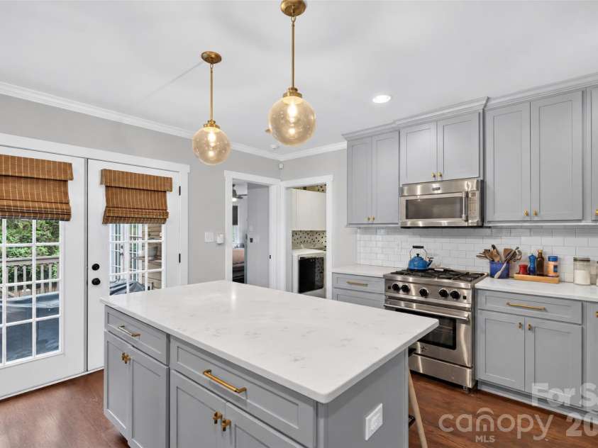 1727 Merriman Avenue, Charlotte, NC 28203.  MLS# CAR4432521, YatesRealty ID 55929. 