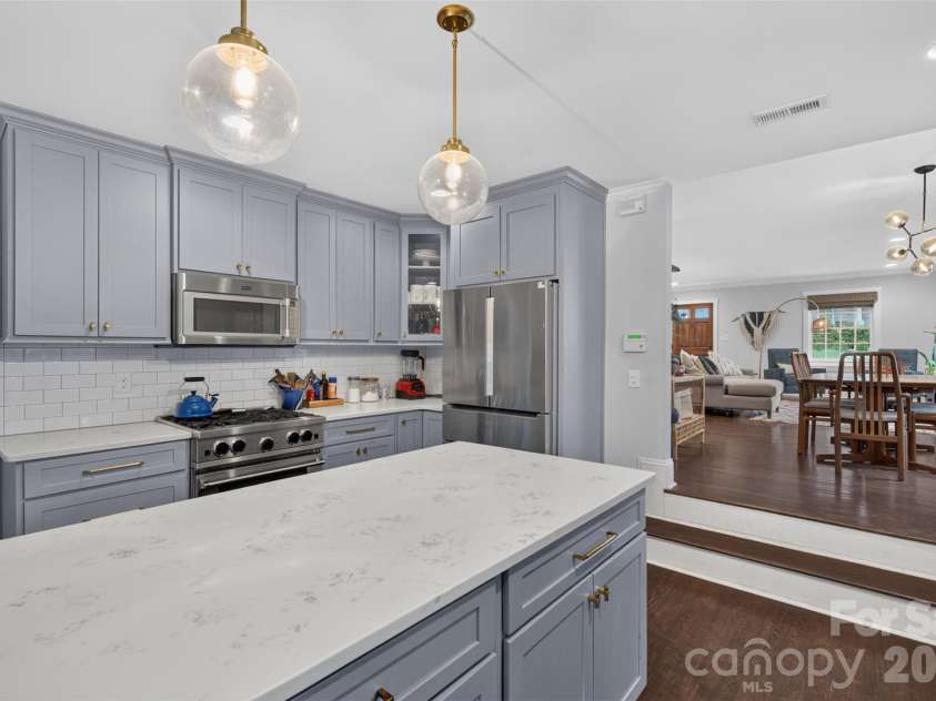 1727 Merriman Avenue, Charlotte, NC 28203.  MLS# CAR4432521, YatesRealty ID 55929. 