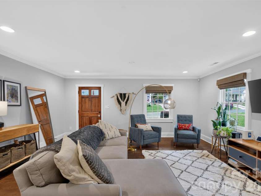 1727 Merriman Avenue, Charlotte, NC 28203.  MLS# CAR4432521, YatesRealty ID 55929. 