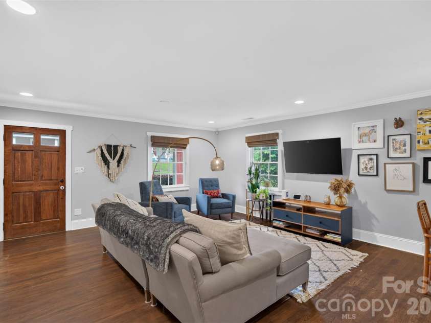 1727 Merriman Avenue, Charlotte, NC 28203.  MLS# CAR4432521, YatesRealty ID 55929. 