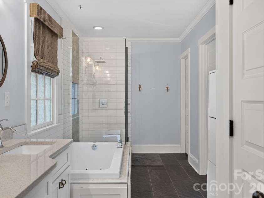 1727 Merriman Avenue, Charlotte, NC 28203.  MLS# CAR4432521, YatesRealty ID 55929. 