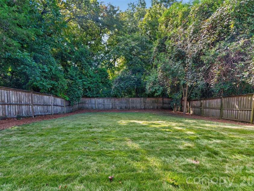 1727 Merriman Avenue, Charlotte, NC 28203.  MLS# CAR4432521, YatesRealty ID 55929. 