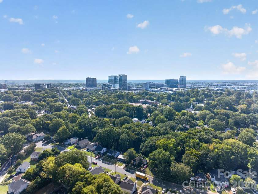 1727 Merriman Avenue, Charlotte, NC 28203.  MLS# CAR4432521, YatesRealty ID 55929. 
