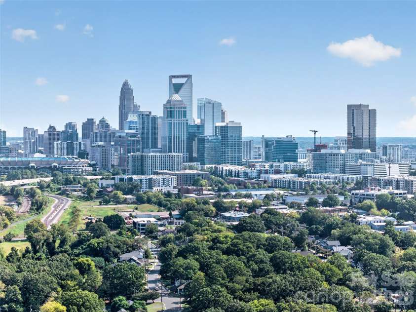 1727 Merriman Avenue, Charlotte, NC 28203.  MLS# CAR4432521, YatesRealty ID 55929. 