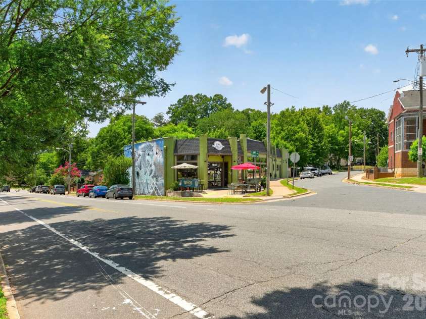 1727 Merriman Avenue, Charlotte, NC 28203.  MLS# CAR4432521, YatesRealty ID 55929. 