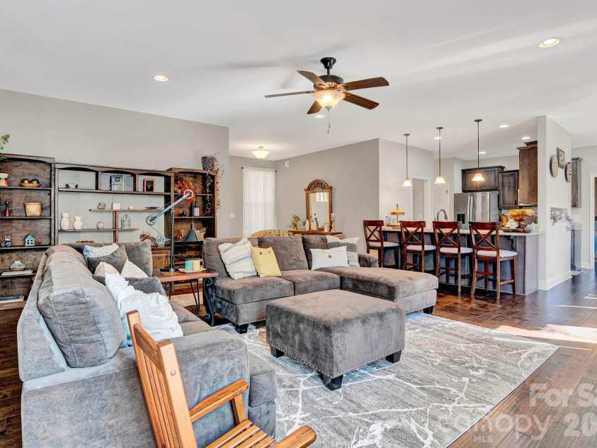 3327 Greenville Highway, Flat Rock, NC 28731.  MLS# CAR4355594, YatesRealty ID 5593. 