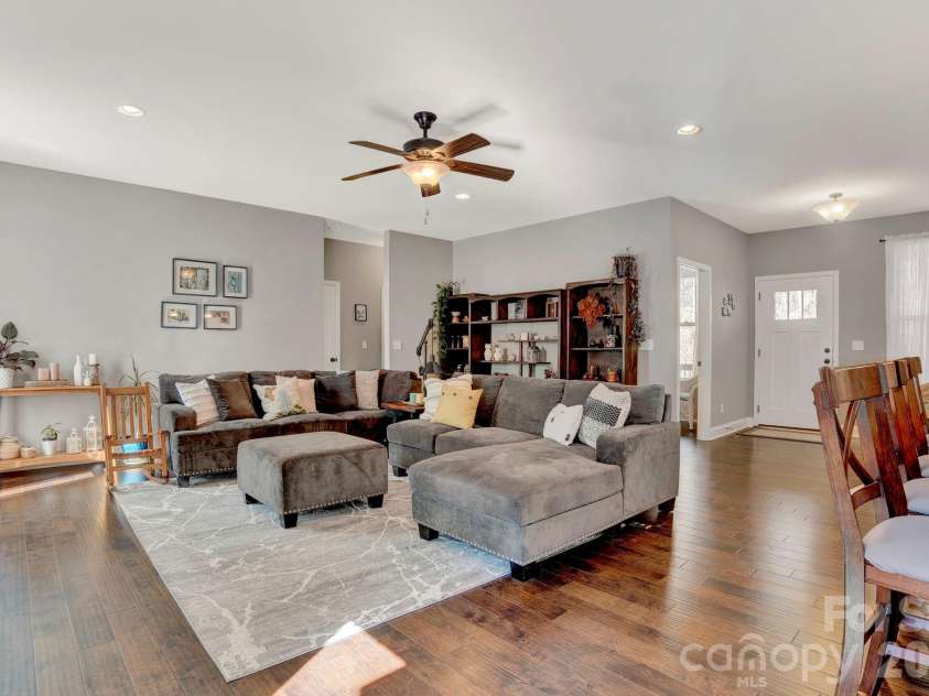 3327 Greenville Highway, Flat Rock, NC 28731.  MLS# CAR4355594, YatesRealty ID 5593. 