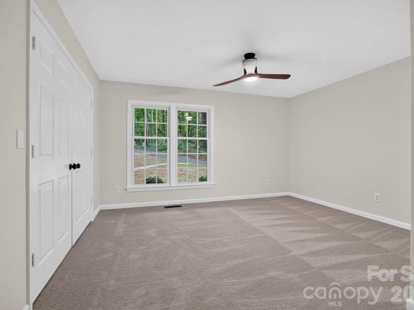 5550 Overlook Circle, Winston Salem, NC 27105.  MLS# CAR4432343, YatesRealty ID 55933. 2nd Bedroom (main level)