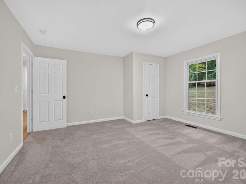 5550 Overlook Circle, Winston Salem, NC 27105.  MLS# CAR4432343, YatesRealty ID 55933. 3rd bedroom