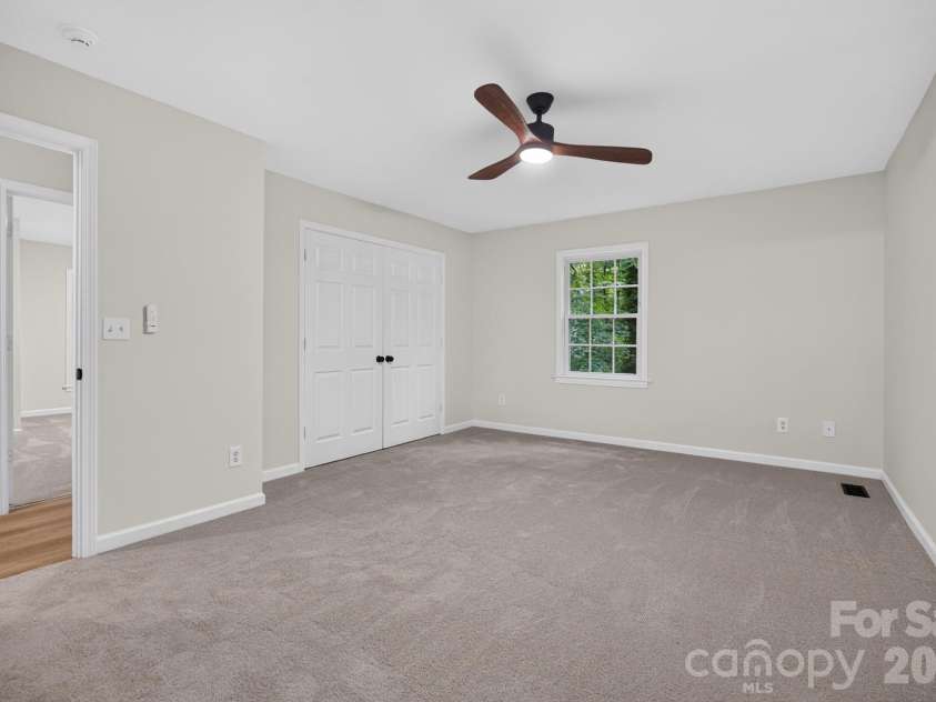 5550 Overlook Circle, Winston Salem, NC 27105.  MLS# CAR4432343, YatesRealty ID 55933. Primary Broom (main level)