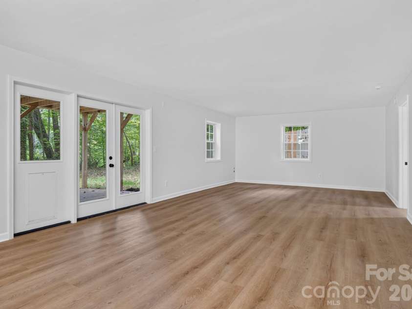 5550 Overlook Circle, Winston Salem, NC 27105.  MLS# CAR4432343, YatesRealty ID 55933. Recreation Room