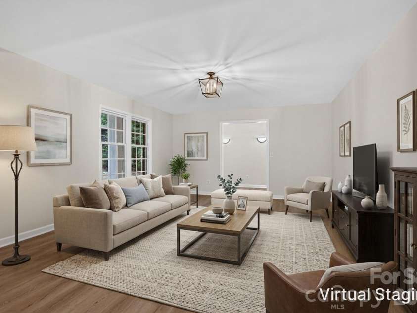 5550 Overlook Circle, Winston Salem, NC 27105.  MLS# CAR4432343, YatesRealty ID 55933. Virtually Staged