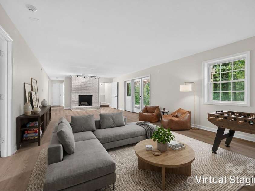 5550 Overlook Circle, Winston Salem, NC 27105.  MLS# CAR4432343, YatesRealty ID 55933. Virtually Staged