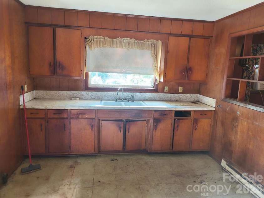 131 Sj Crawford Road, Lincolnton, NC 28092.  MLS# CAR4428419, YatesRealty ID 55934. 