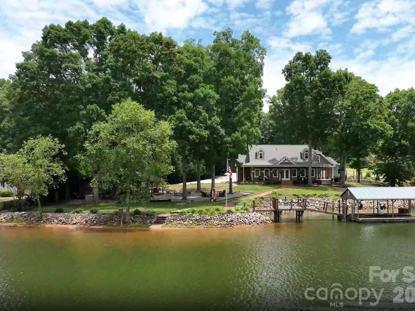 114 Kilkee Lane, Mooresville, NC 28117.  MLS# CAR4433034, YatesRealty ID 55935. 