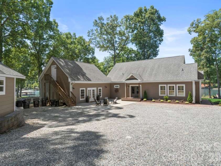 114 Kilkee Lane, Mooresville, NC 28117.  MLS# CAR4433034, YatesRealty ID 55935. 