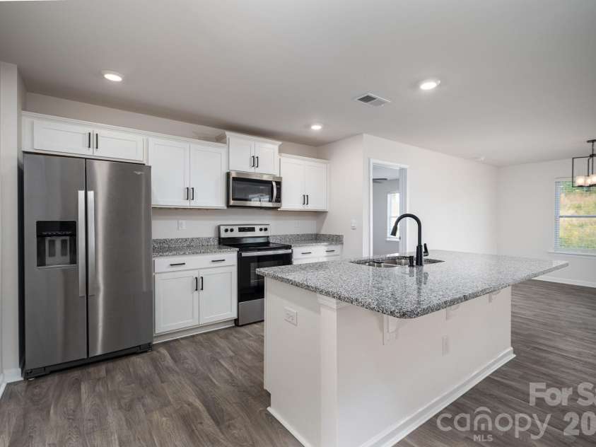 1021 Foxberry Lane, Maiden, NC 28650.  MLS# CAR4433101, YatesRealty ID 55939. 