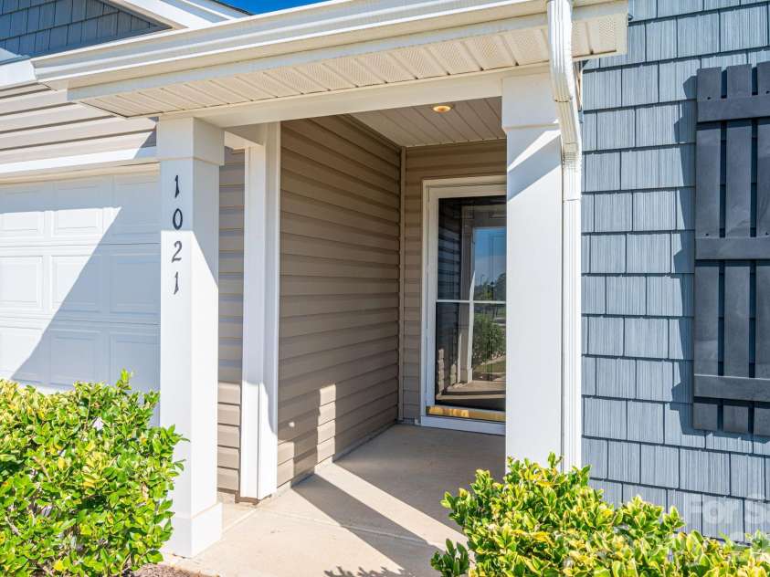 1021 Foxberry Lane, Maiden, NC 28650.  MLS# CAR4433101, YatesRealty ID 55939. 