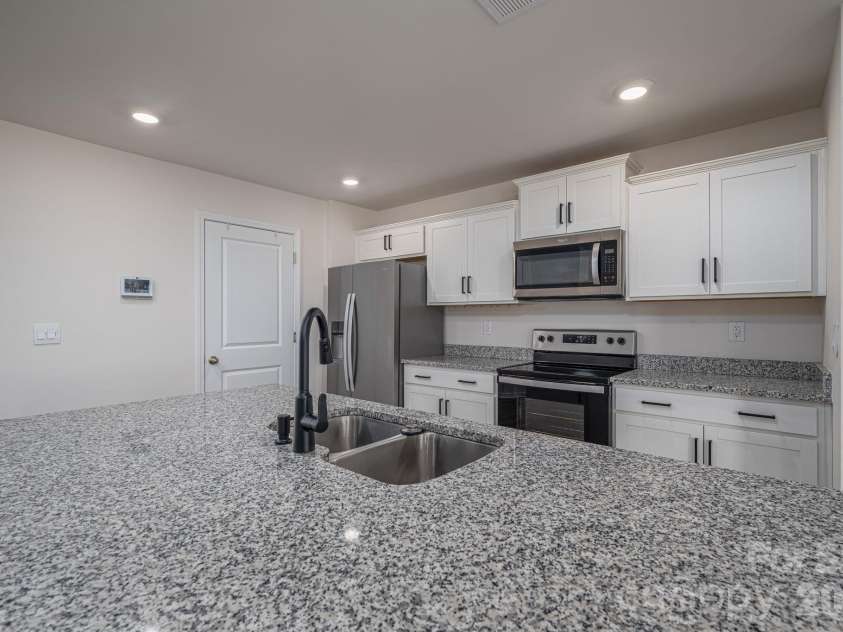 1021 Foxberry Lane, Maiden, NC 28650.  MLS# CAR4433101, YatesRealty ID 55939. 
