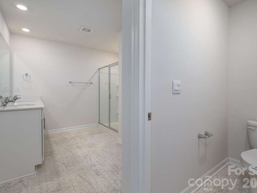 1021 Foxberry Lane, Maiden, NC 28650.  MLS# CAR4433101, YatesRealty ID 55939. Primary Bathroom