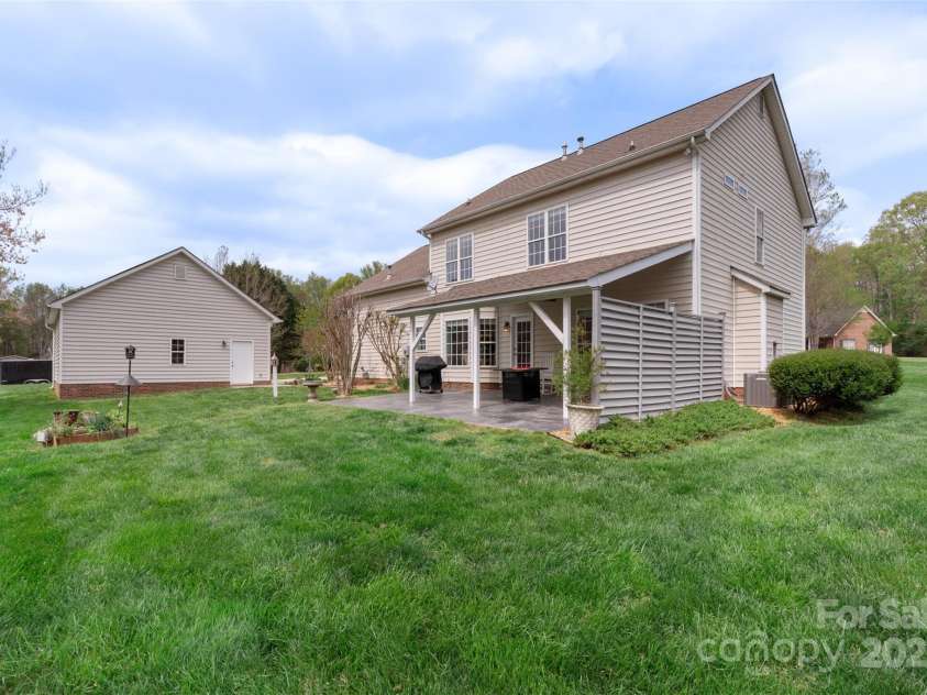 301 Prairie Rose Court, Waxhaw, NC 28173.  MLS# CAR4242223, YatesRealty ID 5594. 