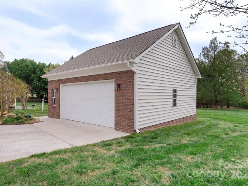 301 Prairie Rose Court, Waxhaw, NC 28173.  MLS# CAR4242223, YatesRealty ID 5594. 