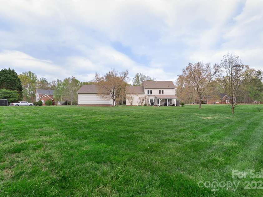 301 Prairie Rose Court, Waxhaw, NC 28173.  MLS# CAR4242223, YatesRealty ID 5594. 