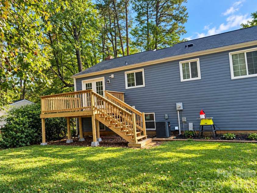 9100 Touchstone Lane, Charlotte, NC 28227.  MLS# CAR4433284, YatesRealty ID 55941. 