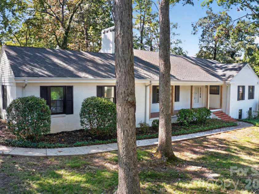 356 7th Avenue, Hickory, NC 28601.  MLS# CAR4431867, YatesRealty ID 55945. 