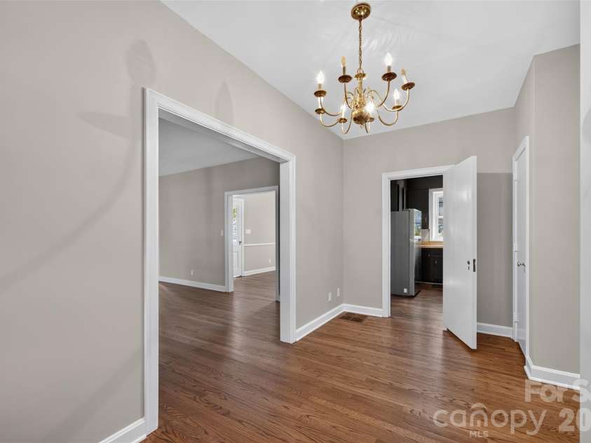 356 7th Avenue, Hickory, NC 28601.  MLS# CAR4431867, YatesRealty ID 55945. 