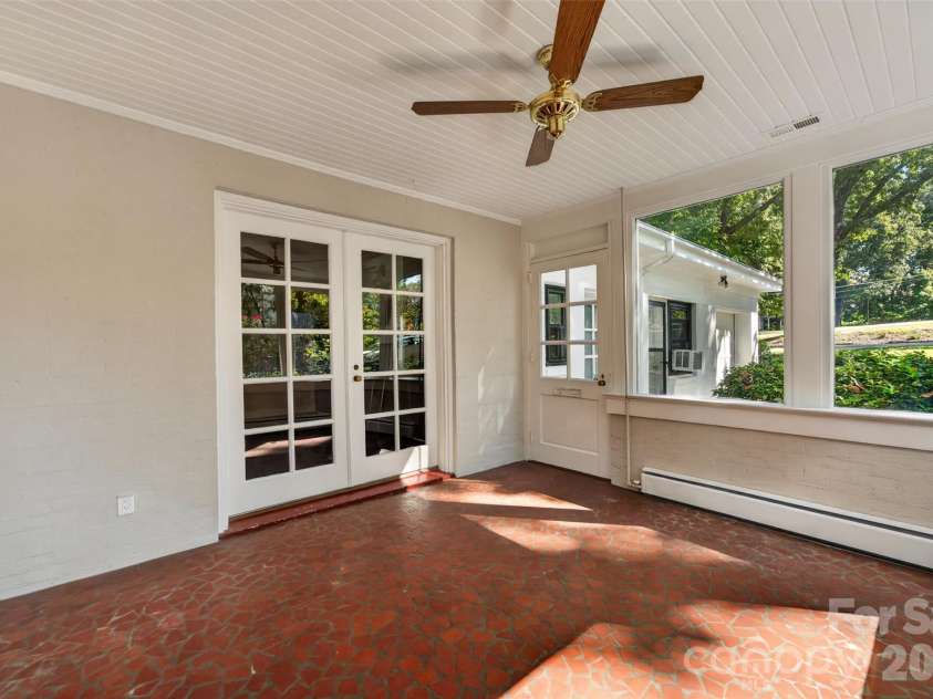356 7th Avenue, Hickory, NC 28601.  MLS# CAR4431867, YatesRealty ID 55945. 