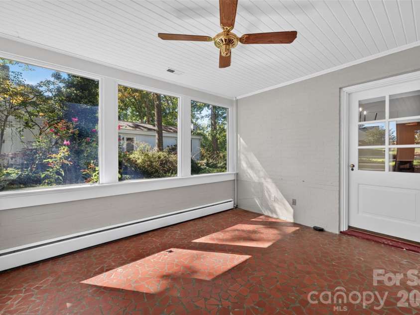 356 7th Avenue, Hickory, NC 28601.  MLS# CAR4431867, YatesRealty ID 55945. 
