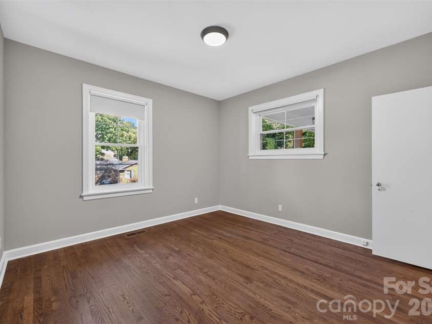 356 7th Avenue, Hickory, NC 28601.  MLS# CAR4431867, YatesRealty ID 55945. 