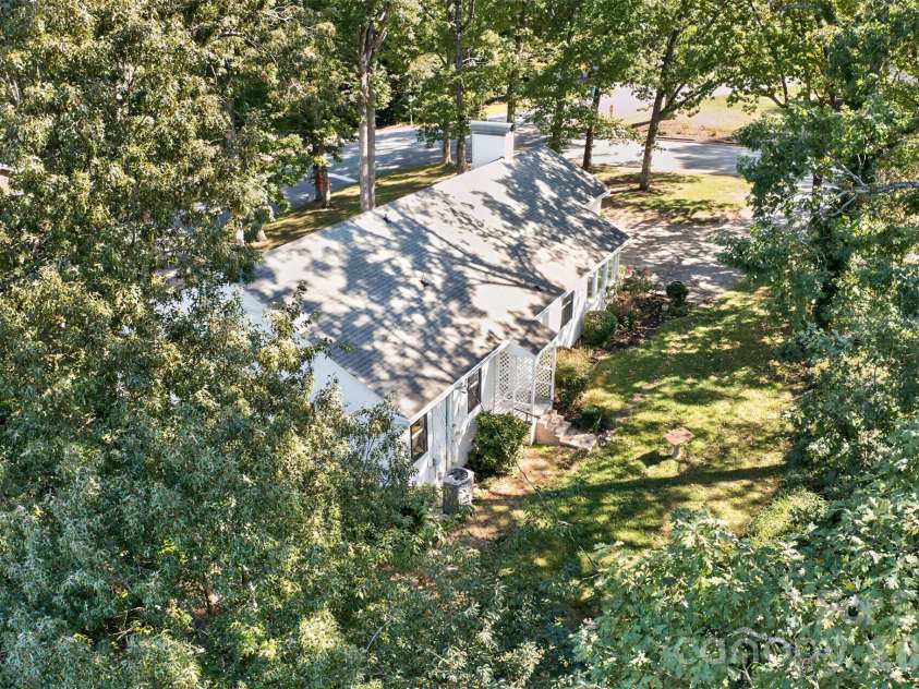 356 7th Avenue, Hickory, NC 28601.  MLS# CAR4431867, YatesRealty ID 55945. 