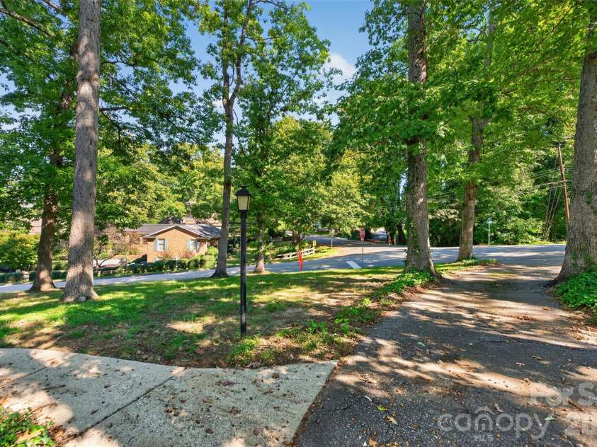 356 7th Avenue, Hickory, NC 28601.  MLS# CAR4431867, YatesRealty ID 55945. 