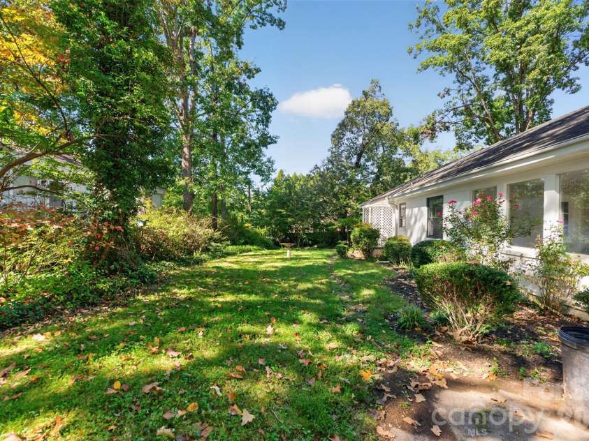 356 7th Avenue, Hickory, NC 28601.  MLS# CAR4431867, YatesRealty ID 55945. 
